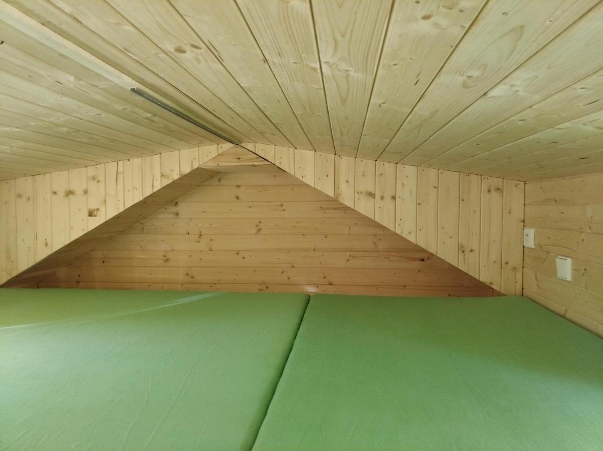 Вілла Celorocni Glamping V Pohodlnem Domecku Vyprachtice Екстер'єр фото